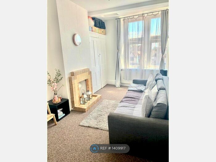 1 Bedroom Flat To Rent In Broadway, London, W7