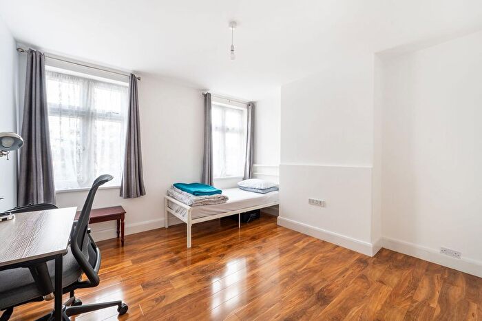 4 Bedroom Flat To Rent In Watford Road, Wembley, Harrow, HA1