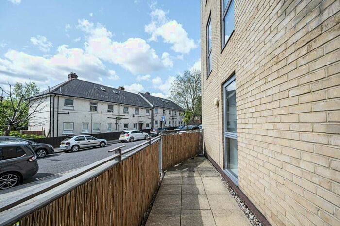 1 Bedroom Flat To Rent In Woodmill Road, Clapton, London, E5