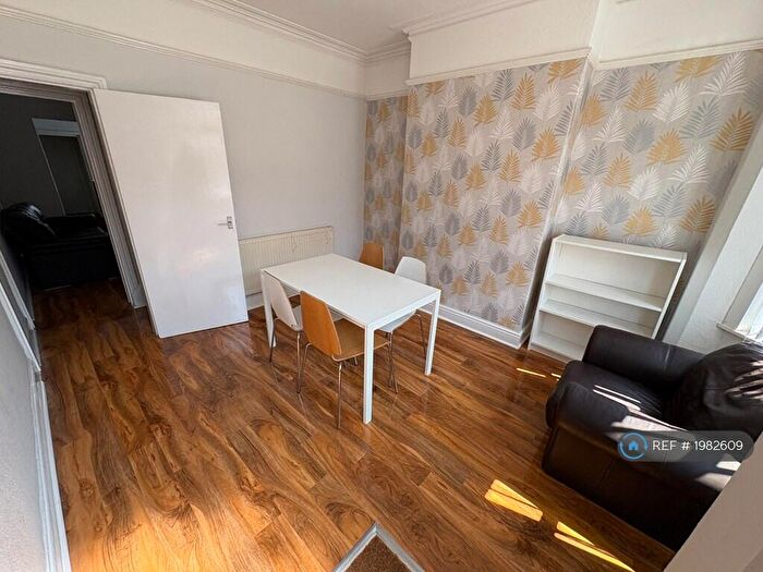 2 Bedroom End Of Terrace House To Rent In Bristol Road, Coventry, CV5