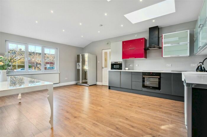 4 Bedroom Semi-Detached House To Rent In Buckingham Road, Richmond, TW10