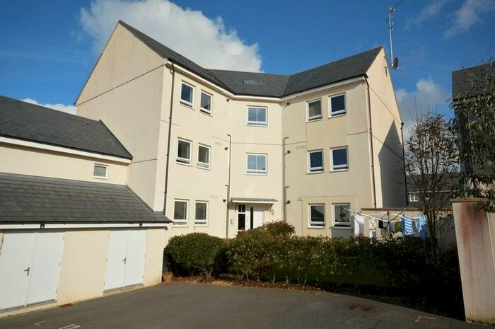 2 Bedroom Flat To Rent In Cavendish Crescent, Newquay, TR7