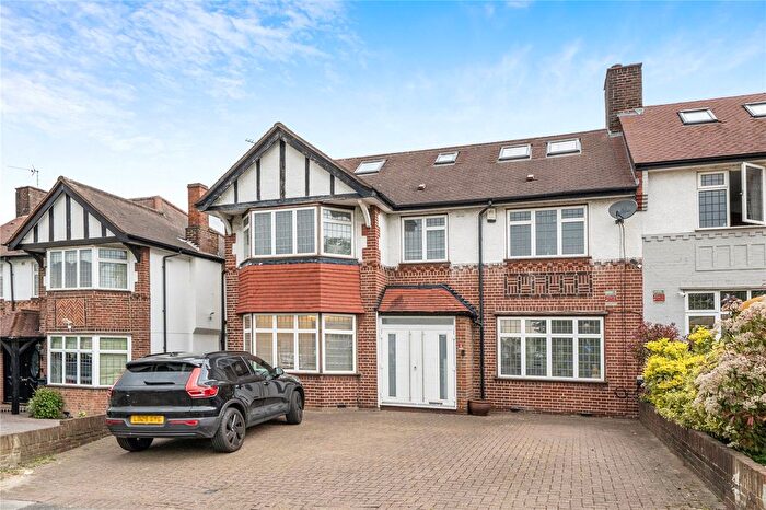6 Bedroom Semi-detached House For Sale In Wilmer Way, Southgate, London, N14