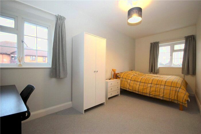 1 Bedroom Property To Rent In Aldershot Road, Guildford, Surrey, GU2