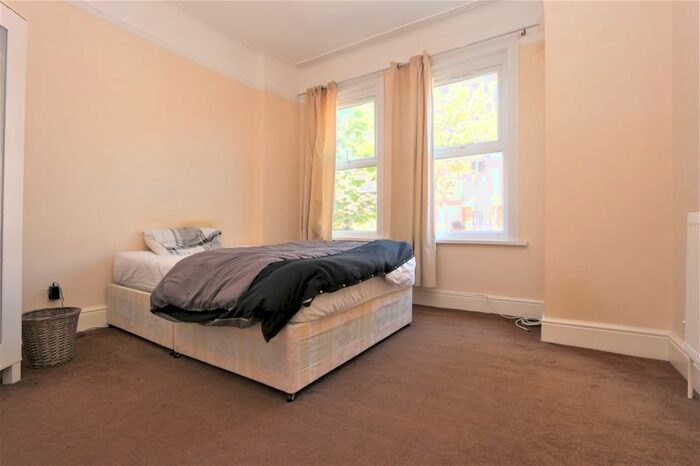 5 Bedroom Property To Rent In Hewitt Avenue, London, N22