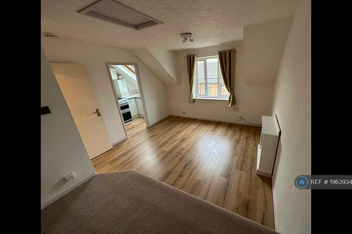 Studio To Rent In Foster Hill Road, Bedford, MK40