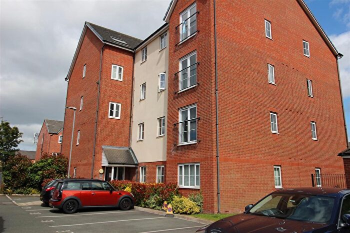 2 Bedroom Flat To Rent In Cunningham Court, St. Helens, WA10