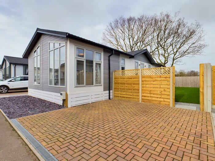 2 Bedroom Park Home For Sale In Four Oaks Park, Eye Road, Brome, IP23