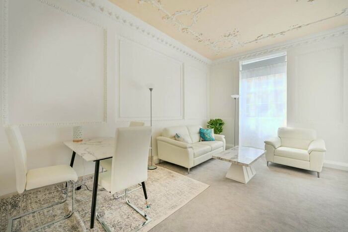 1 Bedroom Flat To Rent In High Street, Godalming, Godalming, GU7