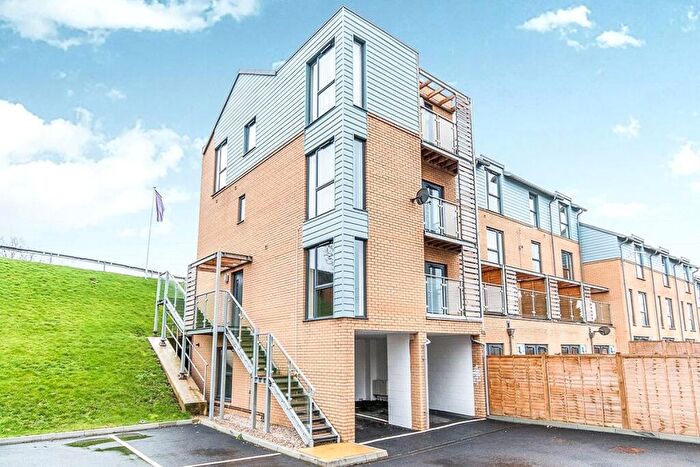 2 Bedroom Flat For Sale In Farleigh Road, Canterbury, Kent, CT2