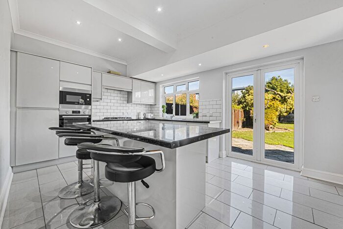 5 Bedroom Semi-detached House For Sale In Coniston Road, Bromley, BR1