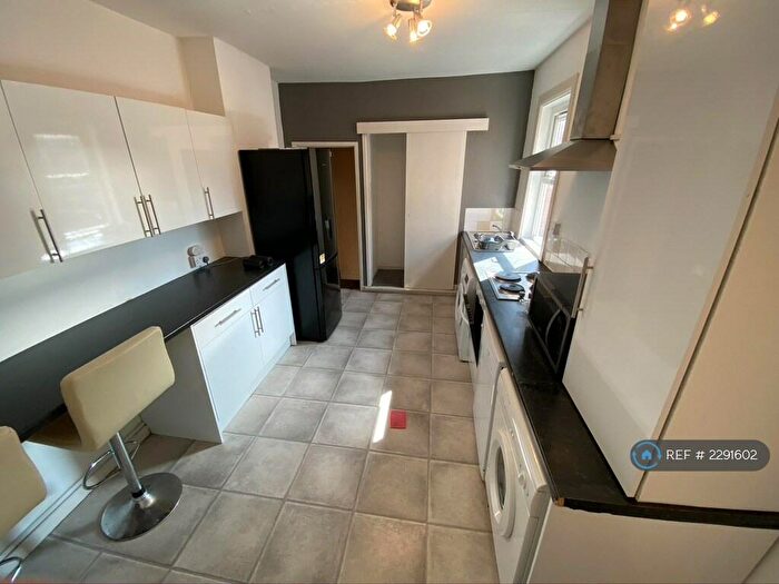 4 Bedroom Maisonette To Rent In Glenthorn Rd, Newcastle Upon Tyne, NE2