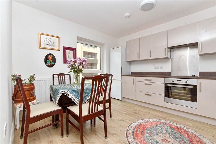 2 Bedroom Flat For Sale In London Road, Wallington, Surrey, SM6