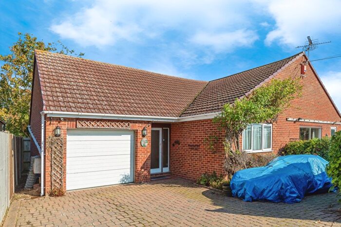 3 Bedroom Bungalow For Sale In Turner Street, Rochester, Kent, ME3