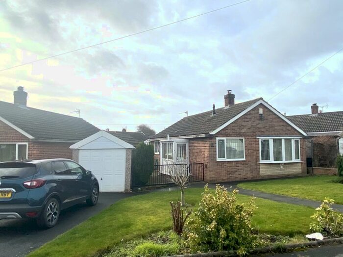Houses for sale & to rent in BD19 4HL, Kebble Court, Liversedge And