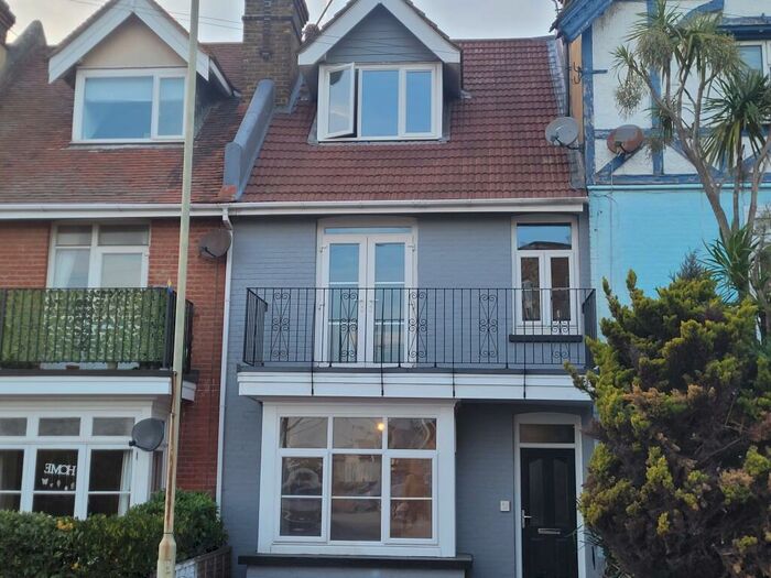 2 Bedroom Flat To Rent In Sea Street, Herne Bay, CT6