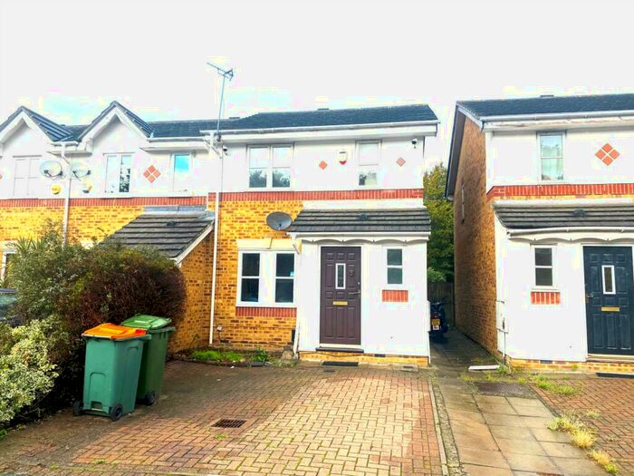 3 Bedroom Semi-Detached House To Rent In Richard House Drive, London, E16