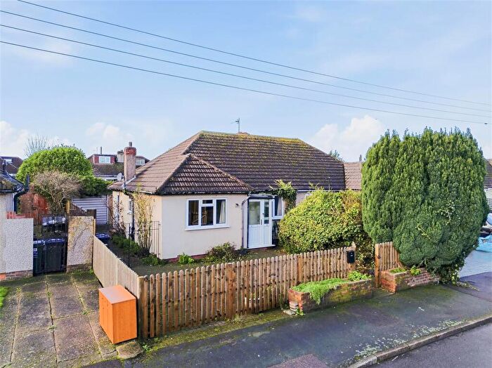 2 Bedroom Semi-Detached Bungalow For Sale In Alfred Road, Dartford, DA2