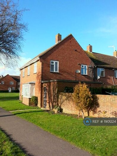 5 Bedroom End Of Terrace House To Rent In Kingsham Avenue, Chichester, PO19