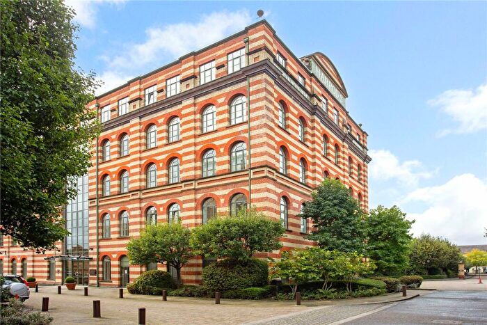 1 Bedroom Apartment To Rent In Brasenose Drive, SW13