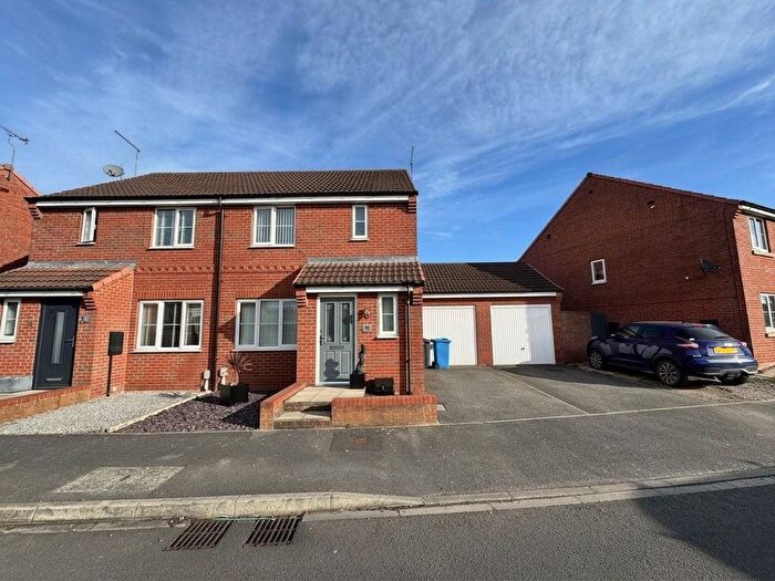 3 Bedroom Semi Detached House For Sale In Hyde Park Road, Kingswood, Hull, HU7