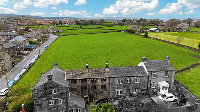 3 Bedroom Cottage For Sale In Paris, Scholes, Holmfirth, HD9