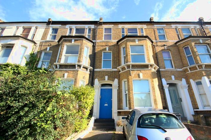 2 Bedroom Flat To Rent In Wandsworth Road, London, SW8