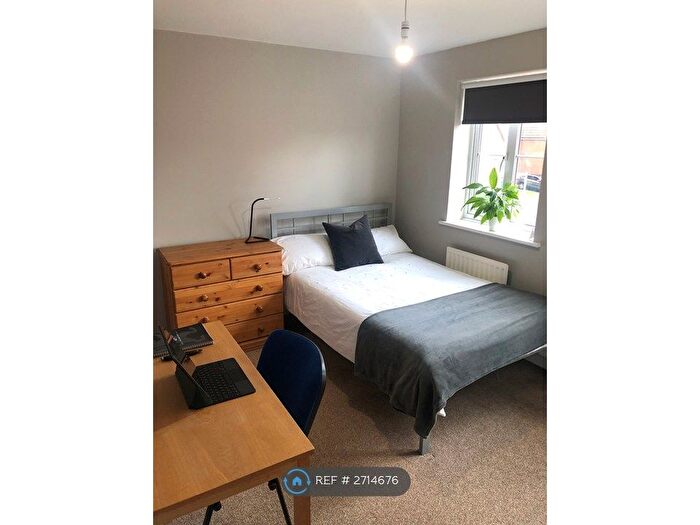 5 Bedroom Semi-Detached House To Rent In Horn Pie Road, Norwich, NR5