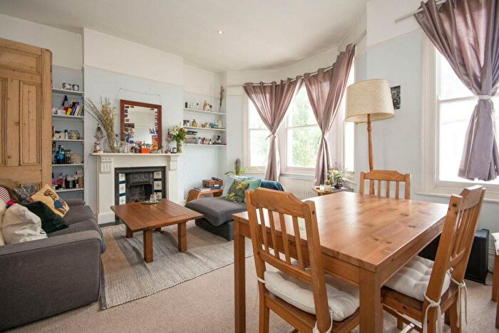 2 Bedroom Flat To Rent In Elspeth Road, Battersea, SW11