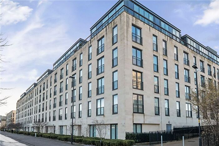 2 Bedroom Flat For Sale In Victoria Bridge Road, Bath, Somerset, BA2