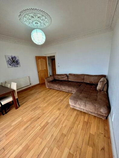2 Bedroom Flat To Rent In Clepington Road, City Centre, Dundee, DD3