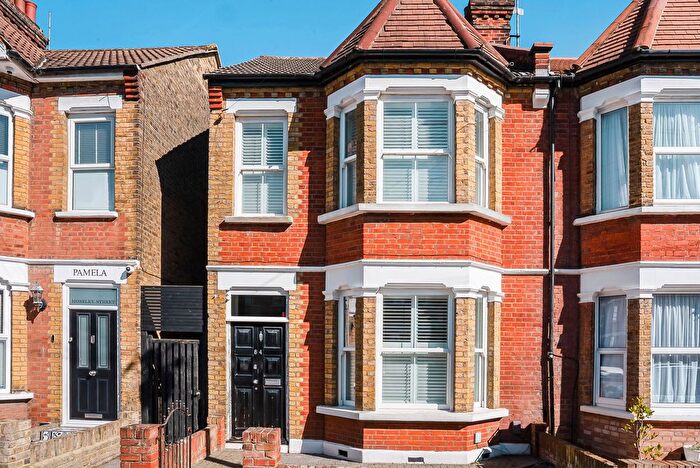 3 Bedroom End Terrace House For Sale In Moseley Street, Southchurch Village, SS2