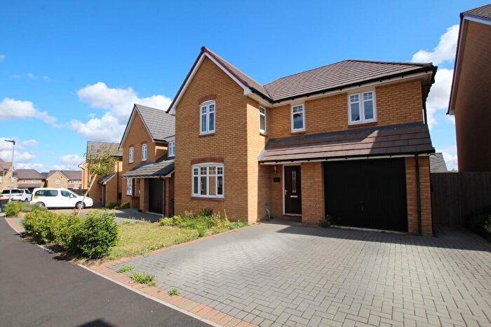 4 Bedroom Detached House To Rent In Red Salmon Road, Wixams, MK42