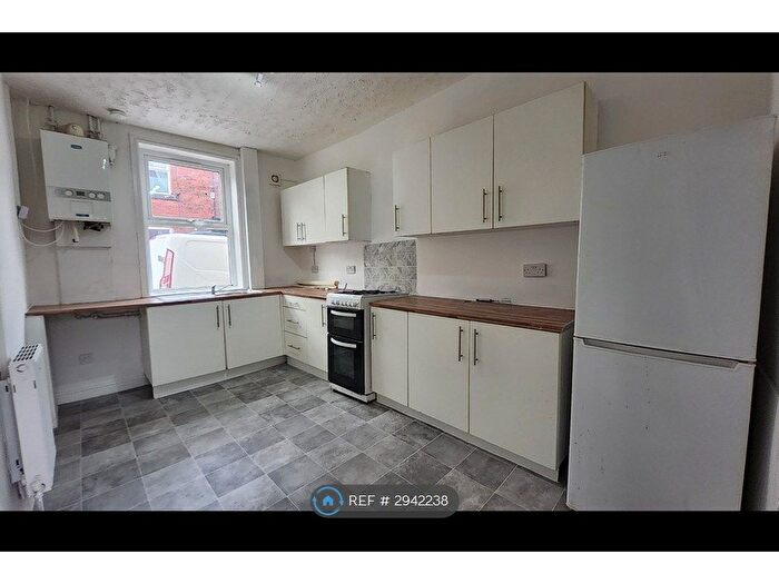 2 Bedroom Terraced House To Rent In Grosvenor St, Rochdale, OL11