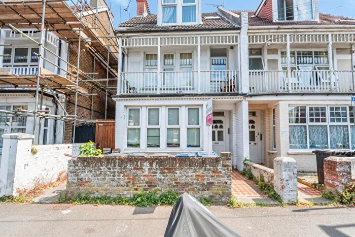 1 Bedroom Flat For Sale In Canada Grove, Bognor Regis, PO21