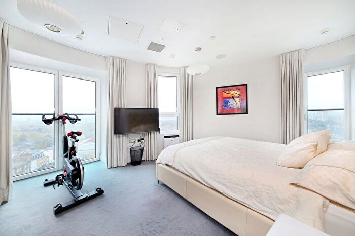 2 Bedroom Flat To Rent In St. Luke's Avenue, Clapham North, SW4