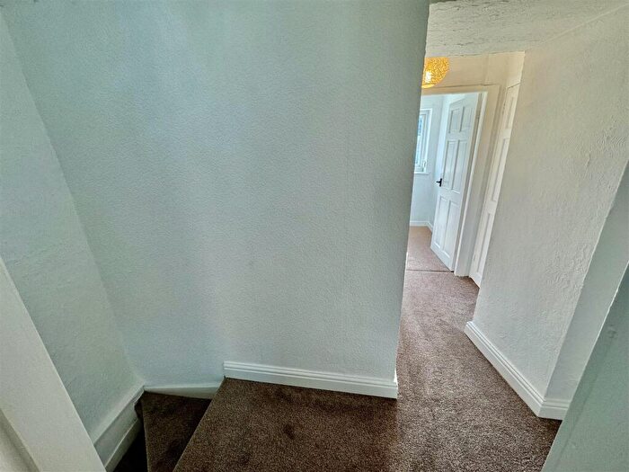 2 Bedroom Cottage To Rent In Baptist Square, Pwllheli, LL53