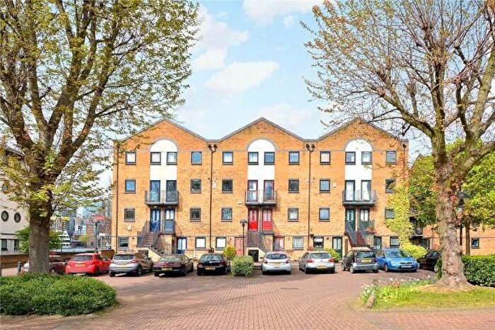 2 Bedroom Flat To Rent In Telegraph Place, Mudchute/Crossharbour, E14