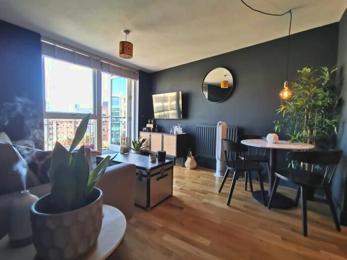 2 Bedroom Flat To Rent In Langley Walk, Park Central, Birmingham, B15