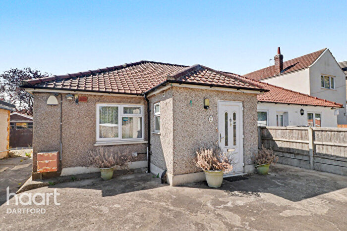 3 Bedroom Semi-Detached Bungalow For Sale In Bow Arrow Lane, Dartford, DA1