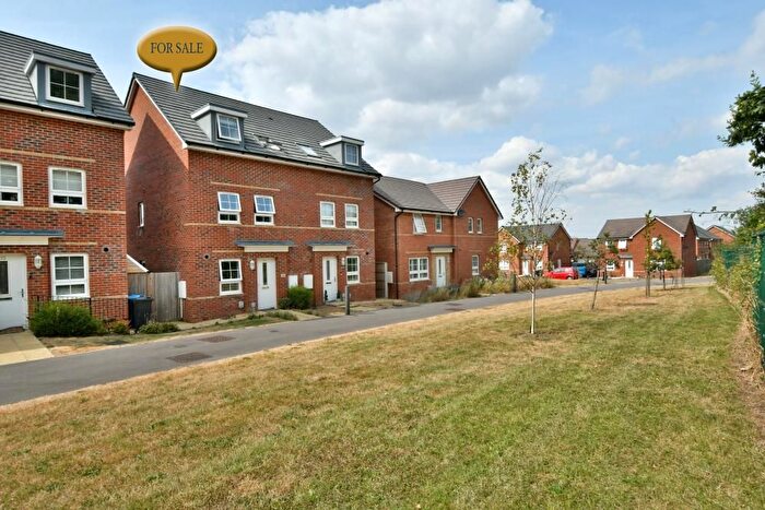 3 Bedroom Semi-Detached House For Sale In Thomas Walk, Bournemouth, BH11