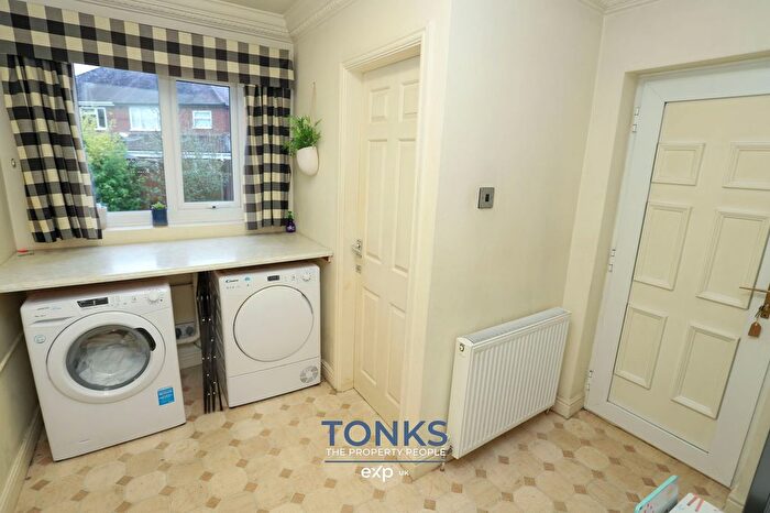 3 Bedroom Detached House For Sale In Hiplands Road, Halesowen, B62