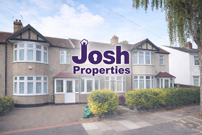 3 Bedroom Terraced House To Rent In Emmott Avenue, Ilford, IG6