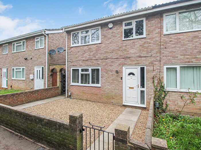 3 Bedroom Semi Detached House For Sale In Westdale Walk, Kempston, MK42