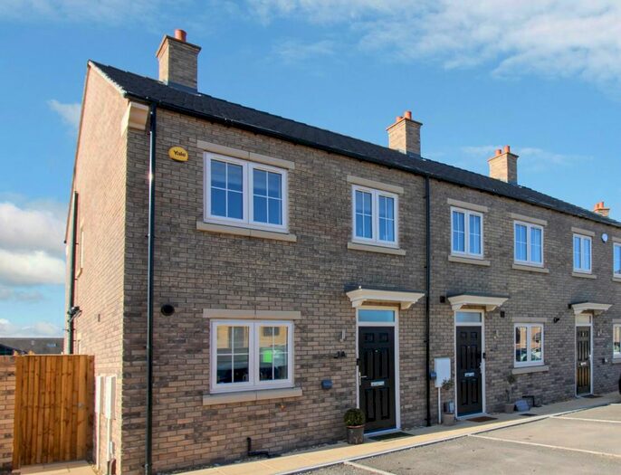 3 Bedroom Property To Rent In Naylor Avenue, Yeadon, Leeds, LS19