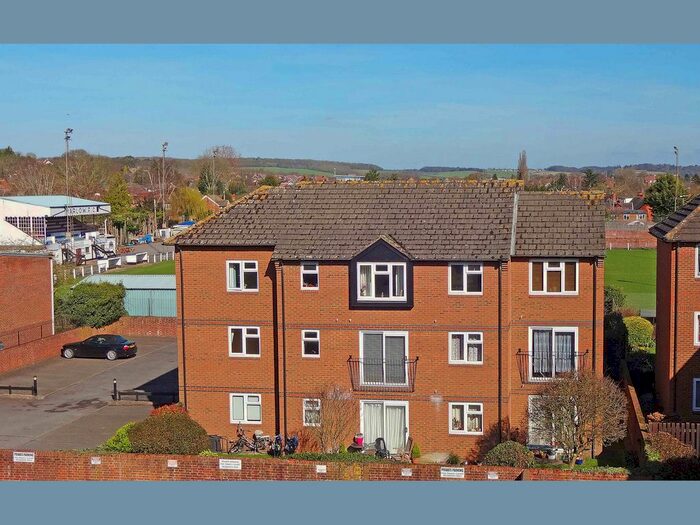 2 Bedroom Flat To Rent In Alfred Davis Court Wethered Road, Marlow, SL7