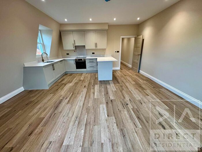 Apartment To Rent In The Parade, Epsom, KT18