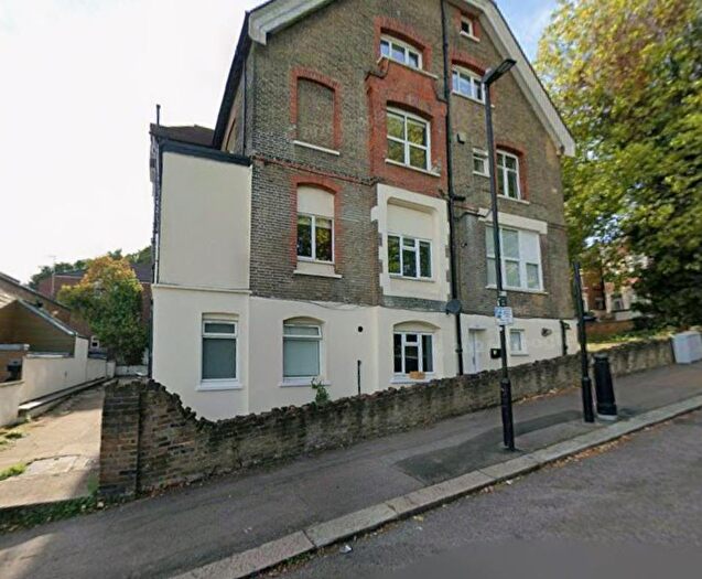 4 Bedroom Flat To Rent In Mount View Road, London, N4