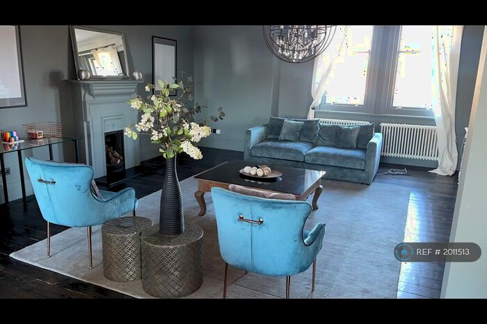 3 Bedroom Maisonette To Rent In The Drive, Hove, BN3