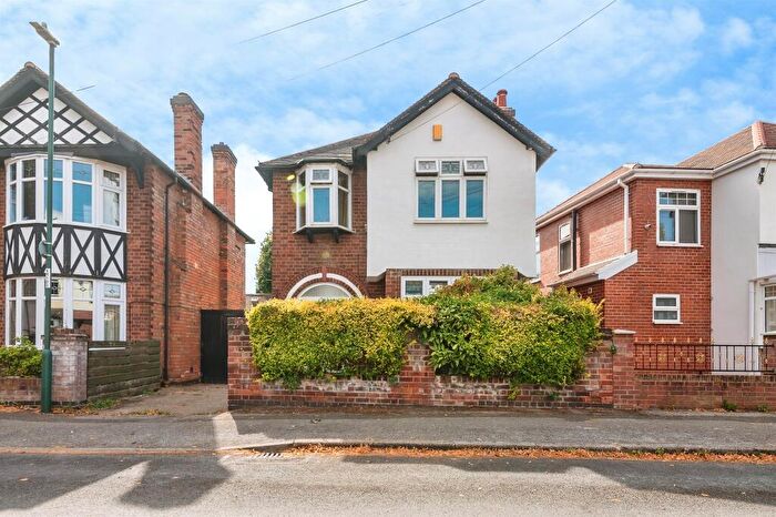 3 Bedroom Detached House For Sale In Ringwood Crescent, Nottingham, NG8